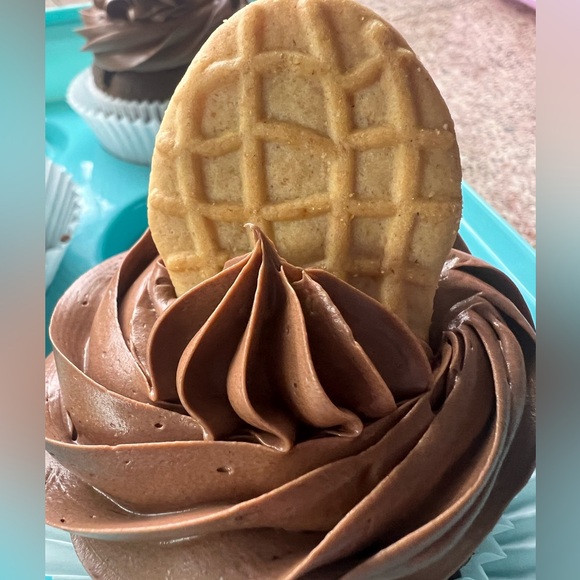 Hi I’m Angela a Poshmark ambassador & fast shipper! I 💜 Poshmark! Blessings🦋🐞 - Picture 12 of 16